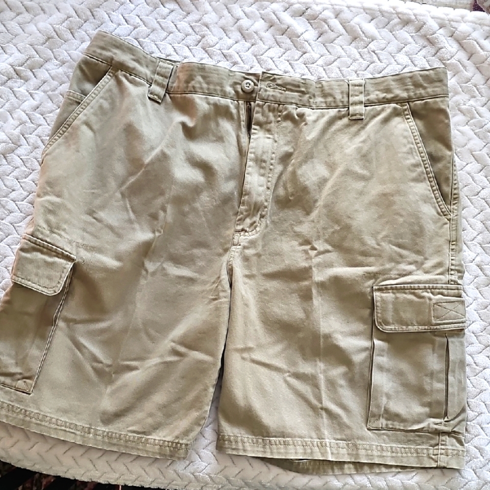 Men's Tan Cargo Shorts